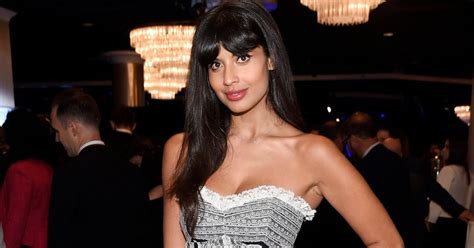 jameela jamil bikini|Jameela Jamil Showed Off Her Stretch Marks in an。